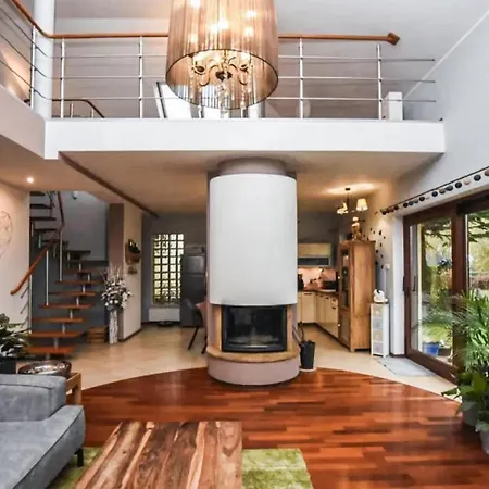 Casa de Férias Five Bedroom Cozy In Jerzykowo