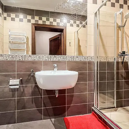 Five Bedroom Cozy In Casa de Férias Jerzykowo
